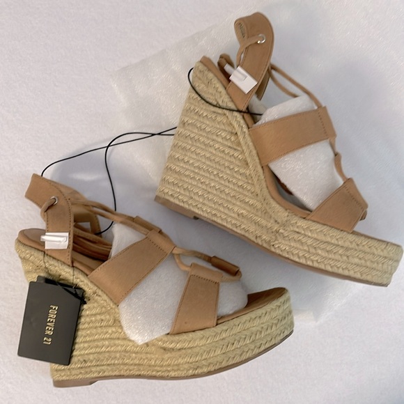 NWT Forever 21 vegan suede espadrille wedge heels - Picture 1 of 9
